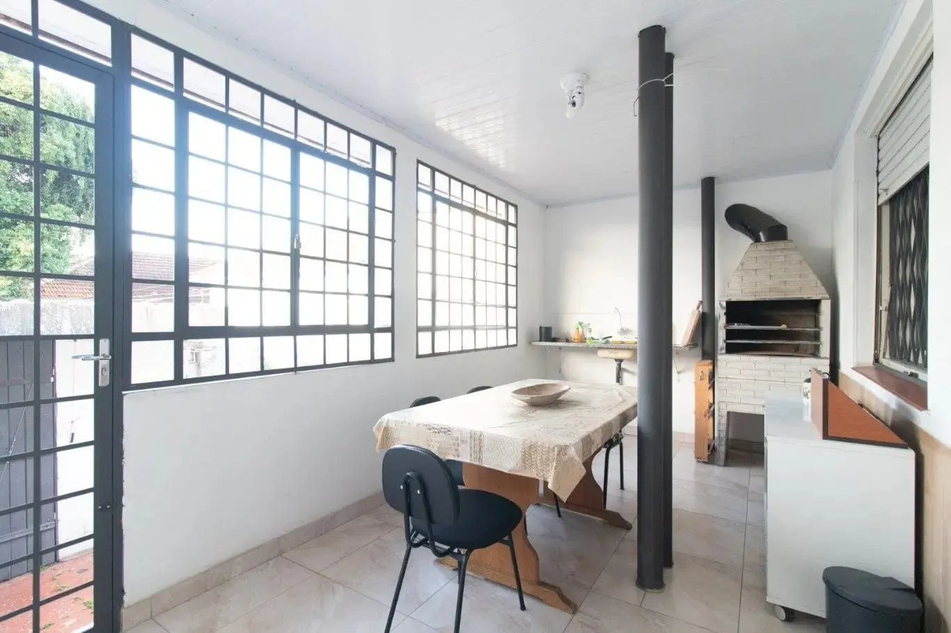 Imagem Casa com 4 dormitórios e 175m² à venda no Bairro Santa Tereza