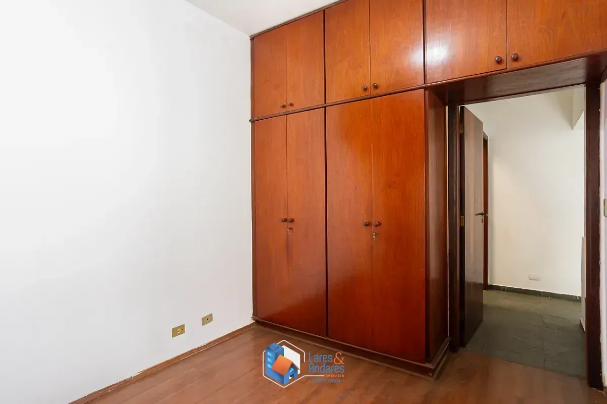 Imagem Sobrado para venda em Conjunto Residencial Butantã com 5 quartos, sendo 2 suítes, 187m²