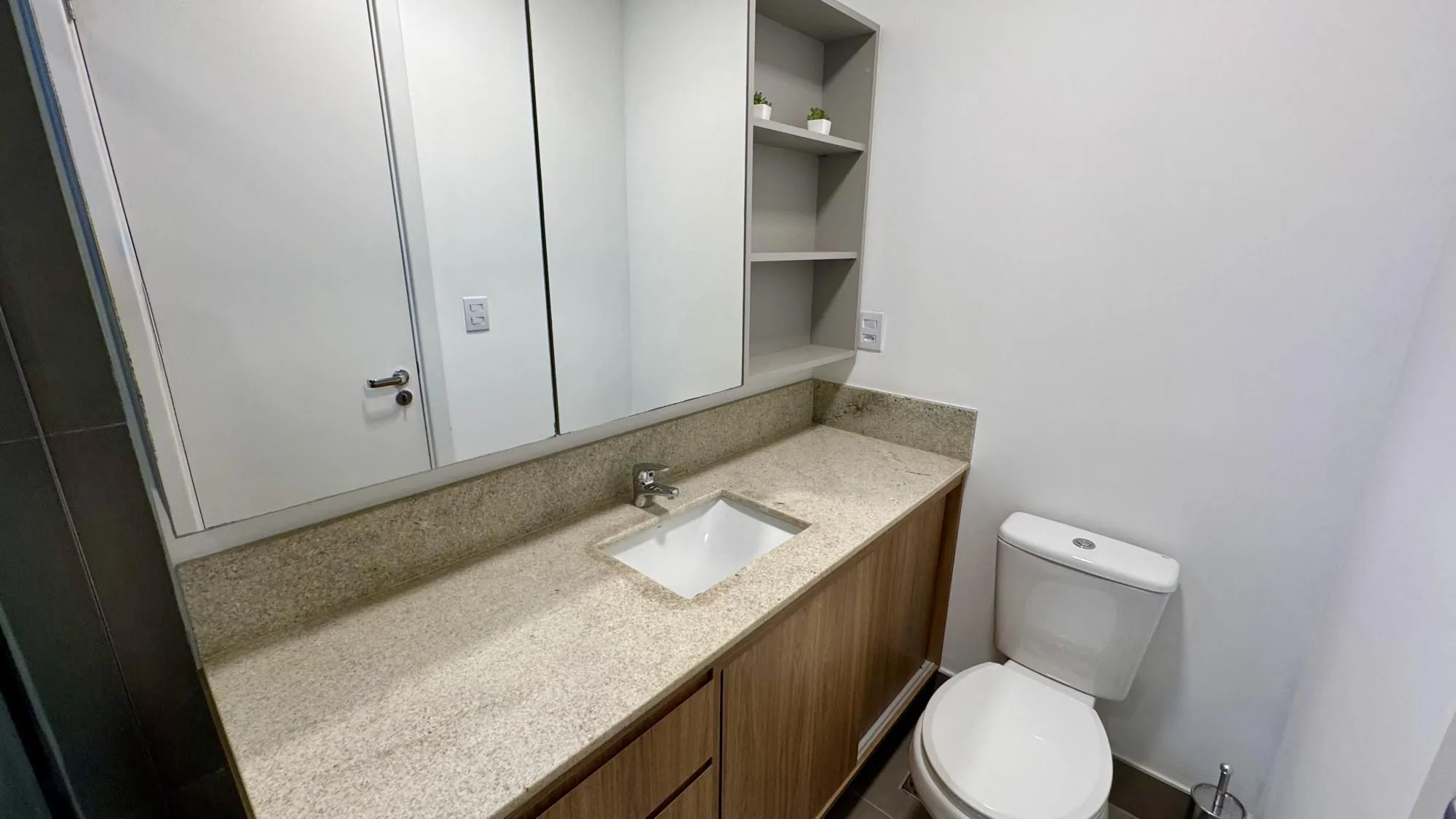 Imagem Apartamento 3 dormitórios com suíte e 2 vagas - Higienópolis, Porto Alegre