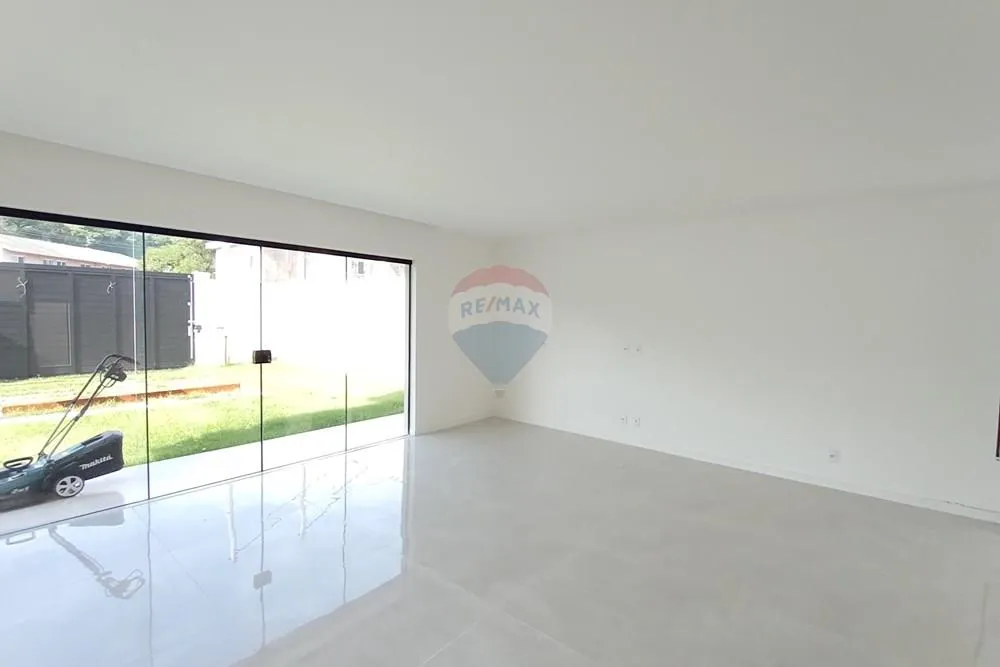 Imagem Casa com 3 quartos para venda em Guaratiba