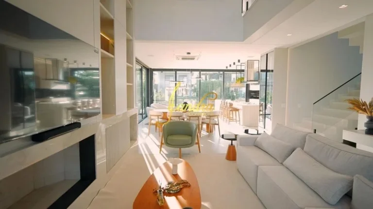 Imagem Casa em condomínio fechado beira de lago com 05 suítes_- entrega maio 2022