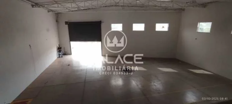 Imagem .Barracão Ótima Localização com 321,80 m² 
 Salão com area externa;
 Com 02 banheiros social;...