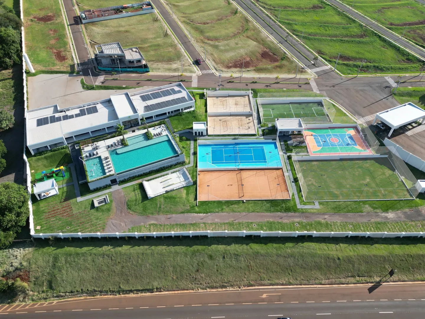 Imagem Terreno à Venda com 300m2 no Vitality Home e Resort em Cascavel
