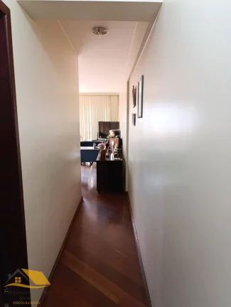 Imagem Vendo Amplo Apartamento no Centro de Nova Friburgo