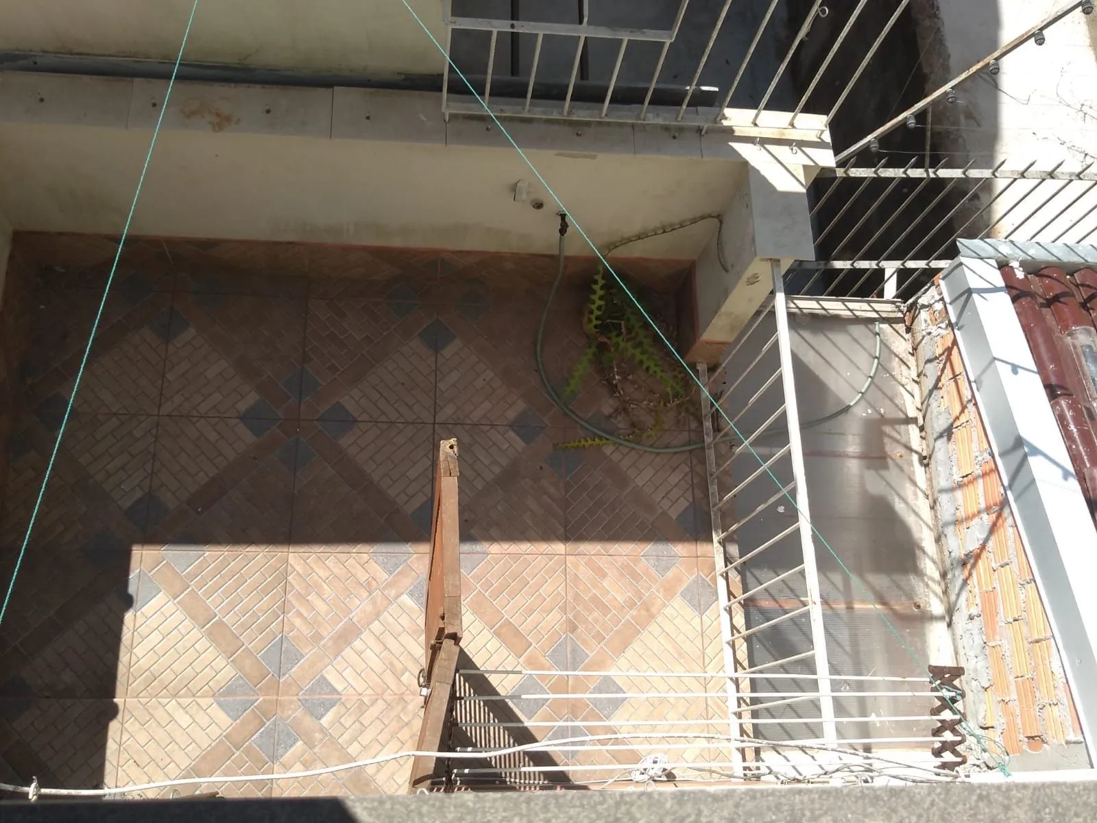 Imagem Casa em condomínio fechado com 94m2, 3 dormitórios no bairro Camaquã.