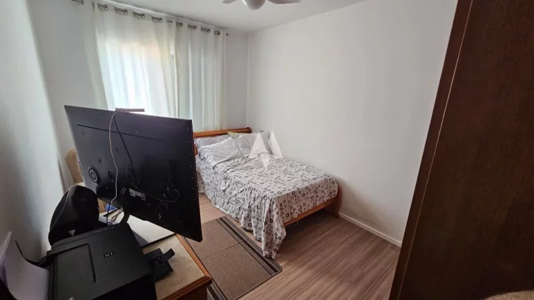 Imagem Apartamento Aconchegante na Vila Belmiro com 02 quartos (01 suíte), garagem demarcada na escritura.
