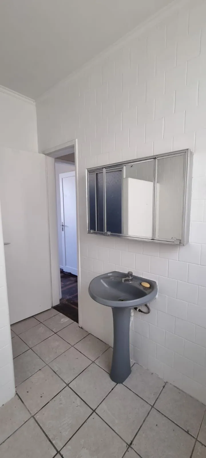 Imagem Apartamento 04 dormitórios ou gabinete com 01 vaga no bairro Praia de Belas