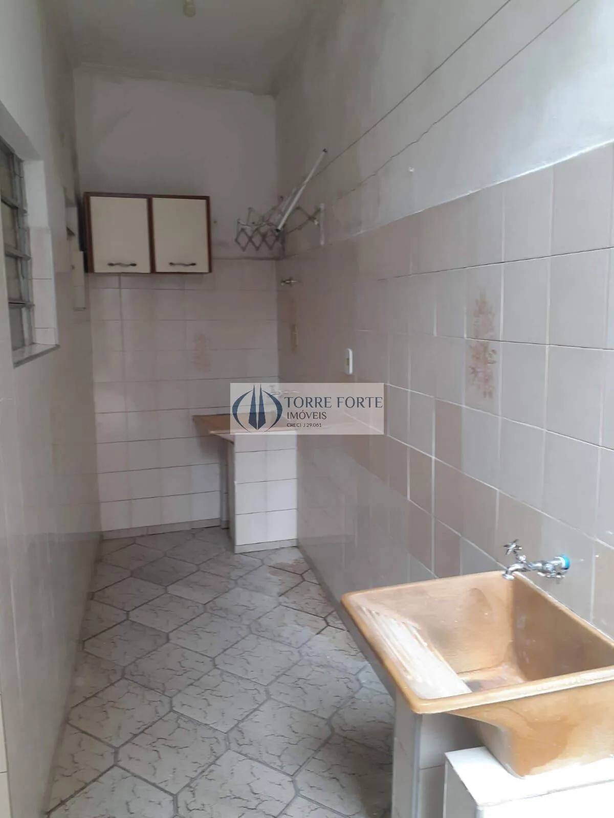 Imagem Casa Térrea, 180 m², 3 dormitórios sendo 2 suítes, Próximo AV ITINGUÇU