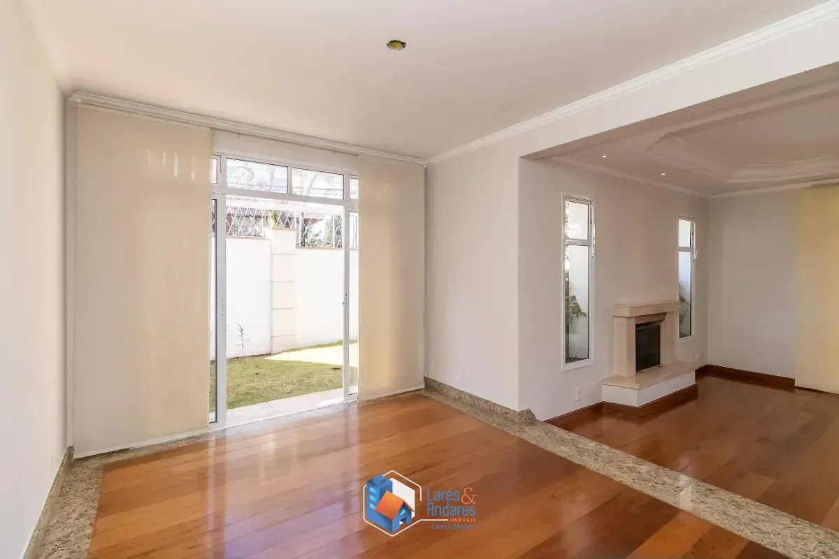 Imagem Casa em condomínio para venda em Alto da Boa Vista com 4 quartos, sendo 2 suítes, 320m²