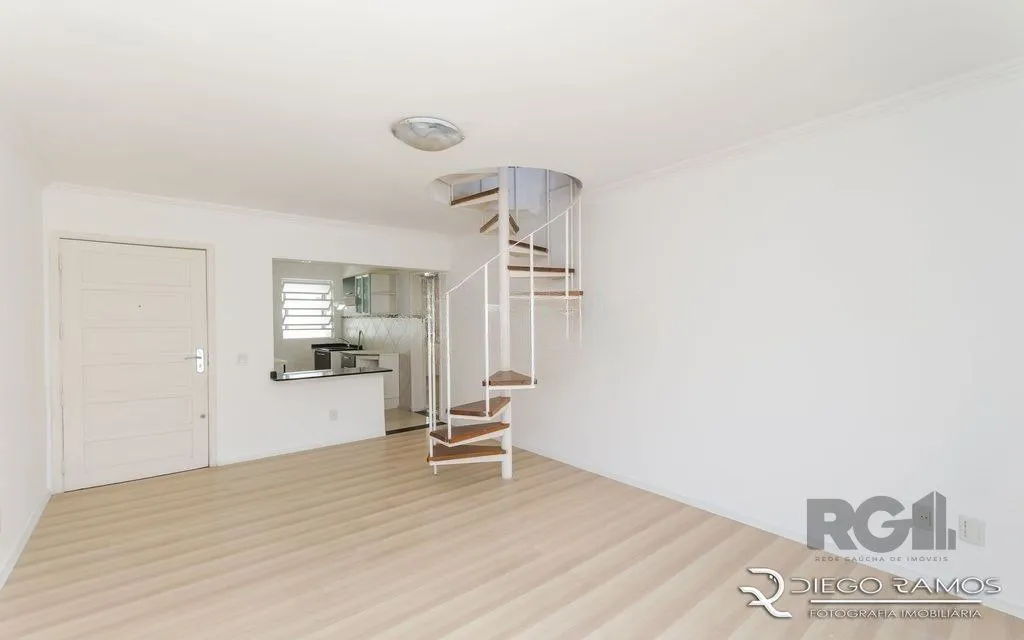 Imagem Cobertura para Venda - 73.12m², 2 dormitórios, 1 vaga - Cristo Redentor