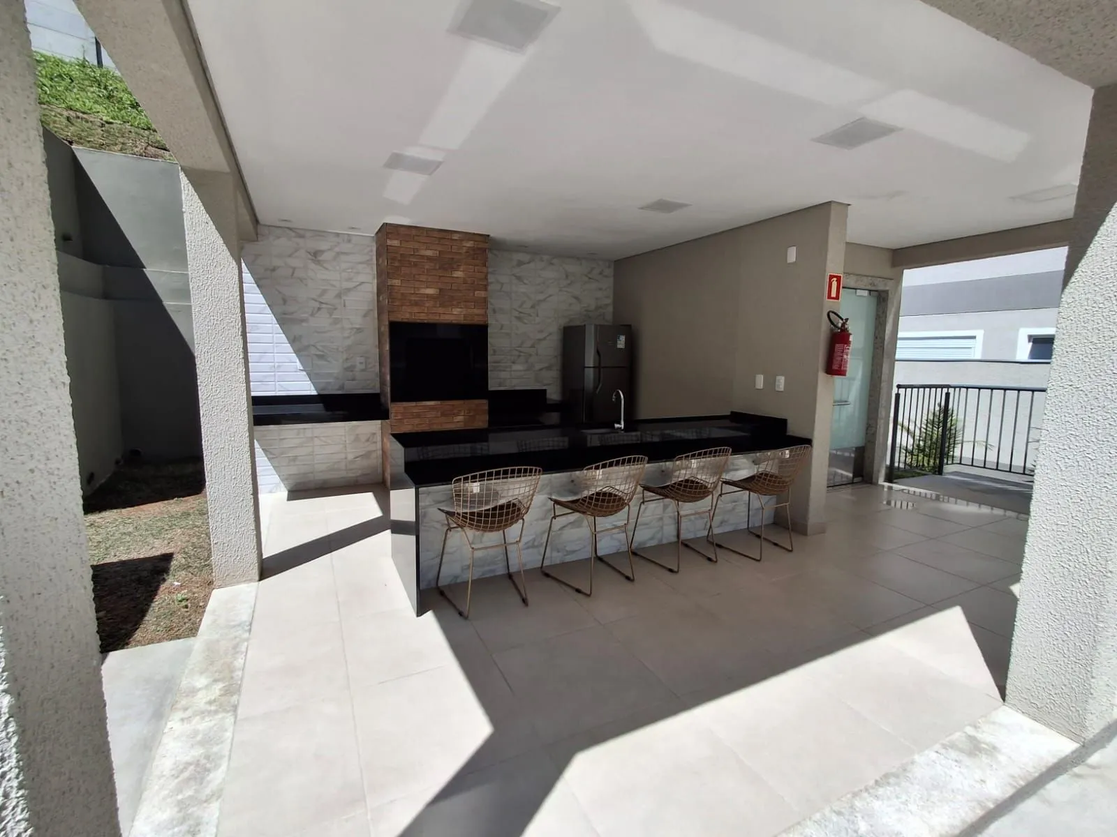 Imagem Apartamento de 2 dormitórios com 1 vaga de garagem , nunca habitado !