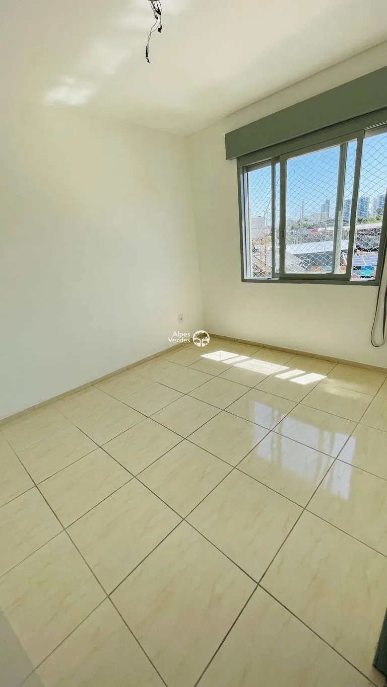 Imagem Apartamento à Venda em São Sebastião, Porto Alegre - RS