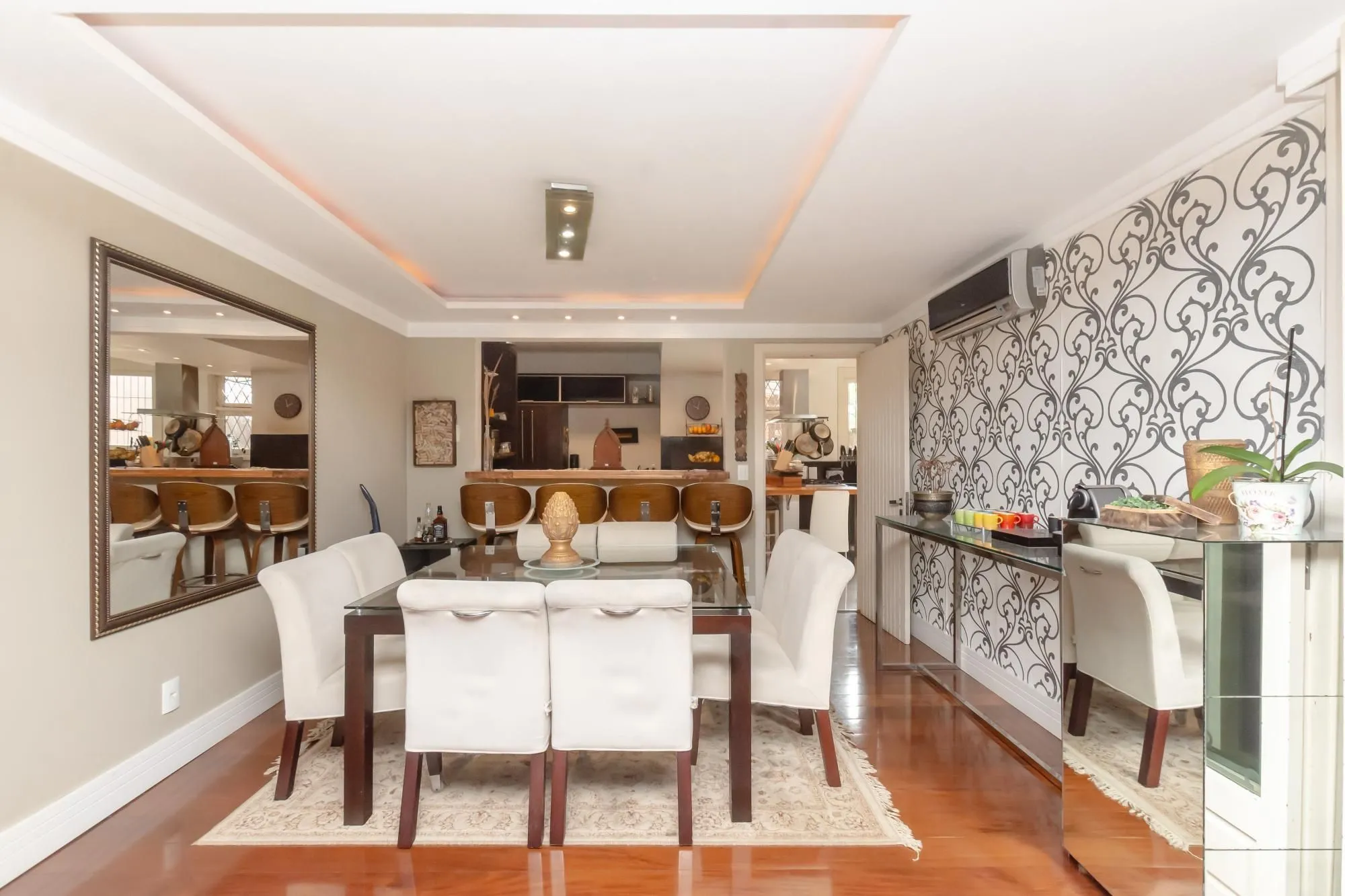 Imagem VENDA AMPLO APARTAMENTO RUA CALMA