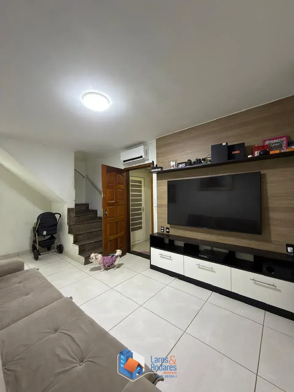 Foto do imóvel Sobrado para venda em Vila Nivi com 3 quartos, sendo 1 suíte, 100m² em Rua Augusto de Lima