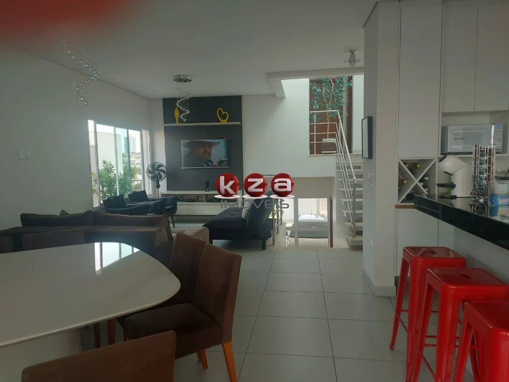 Imagem Residência de alto padrão a venda no Condomínio Le Village: 3 suítes, 4 vagas, piscina, 222m² - Valinhos-SP