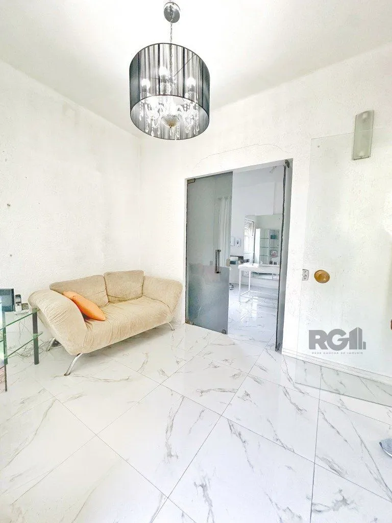 Imagem Casa comercial ou residencial com 14 vagas próxima á av. Teresópolis