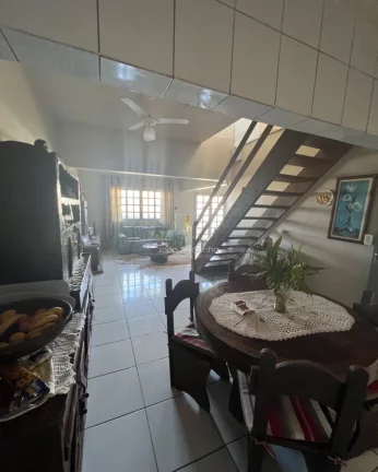 Imagem Sobrado com piscina para venda, 150m do mar, vista ampla para o mar! ótimo preço e ótima localização!
