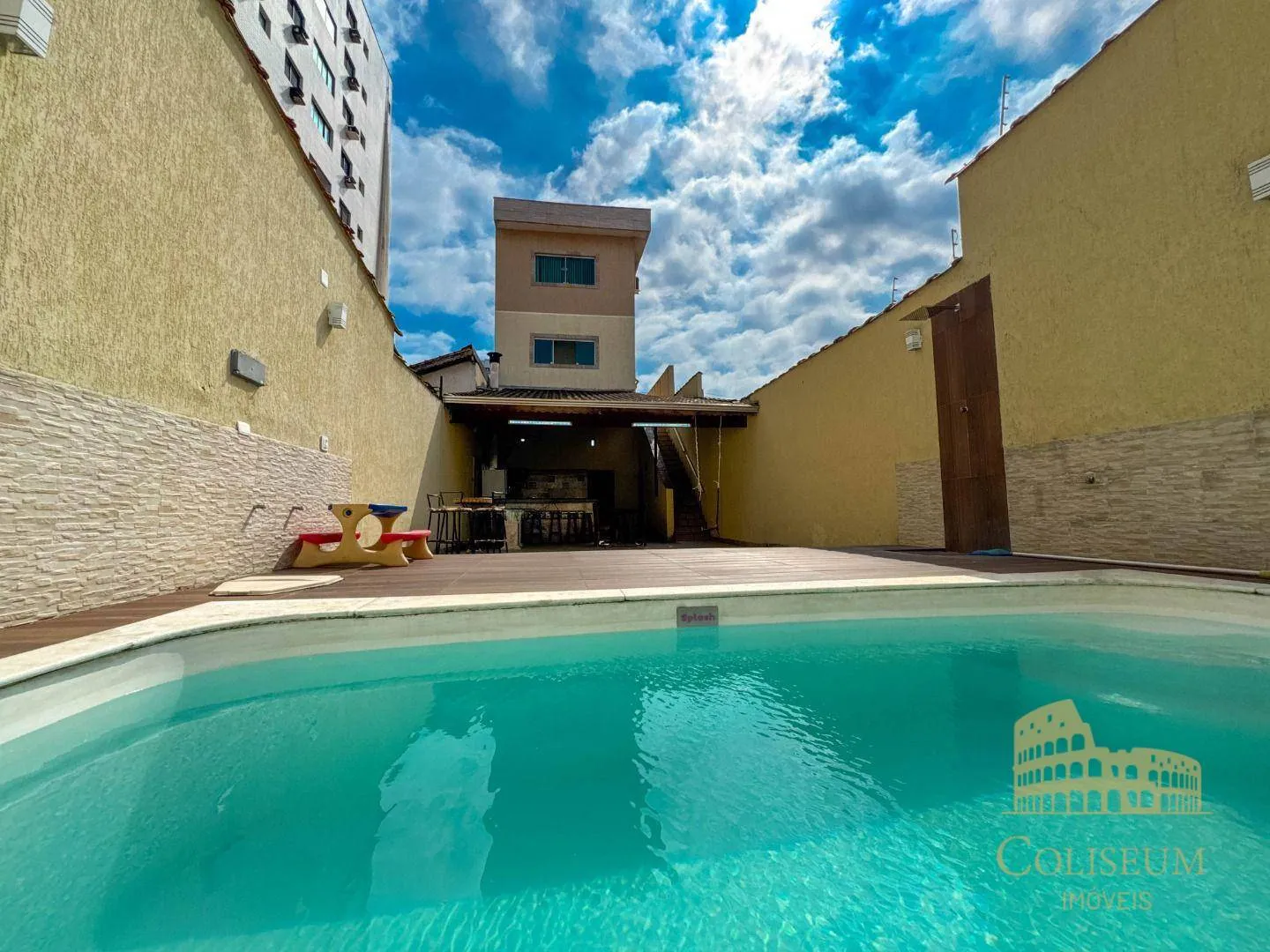 Imagem Sobrado à venda, 451 m² por R$ 1.790.000,00 - Boqueirão - Praia Grande/SP