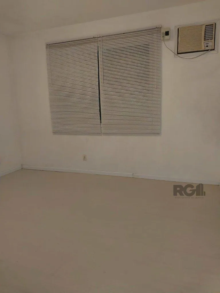 Imagem Vende-se apartamento 2 dorm com vaga, sacada com churrasqueira - 64m² - Partenon