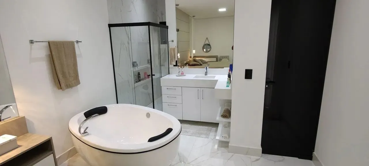 Imagem Imóvel de luxo em condomínio: Casa de 4 quartos e 3 suítes no Jd. Villagio Milano, Sorocaba-SP. 260m², 3 salas, 5 banheiros, 4 vagas.