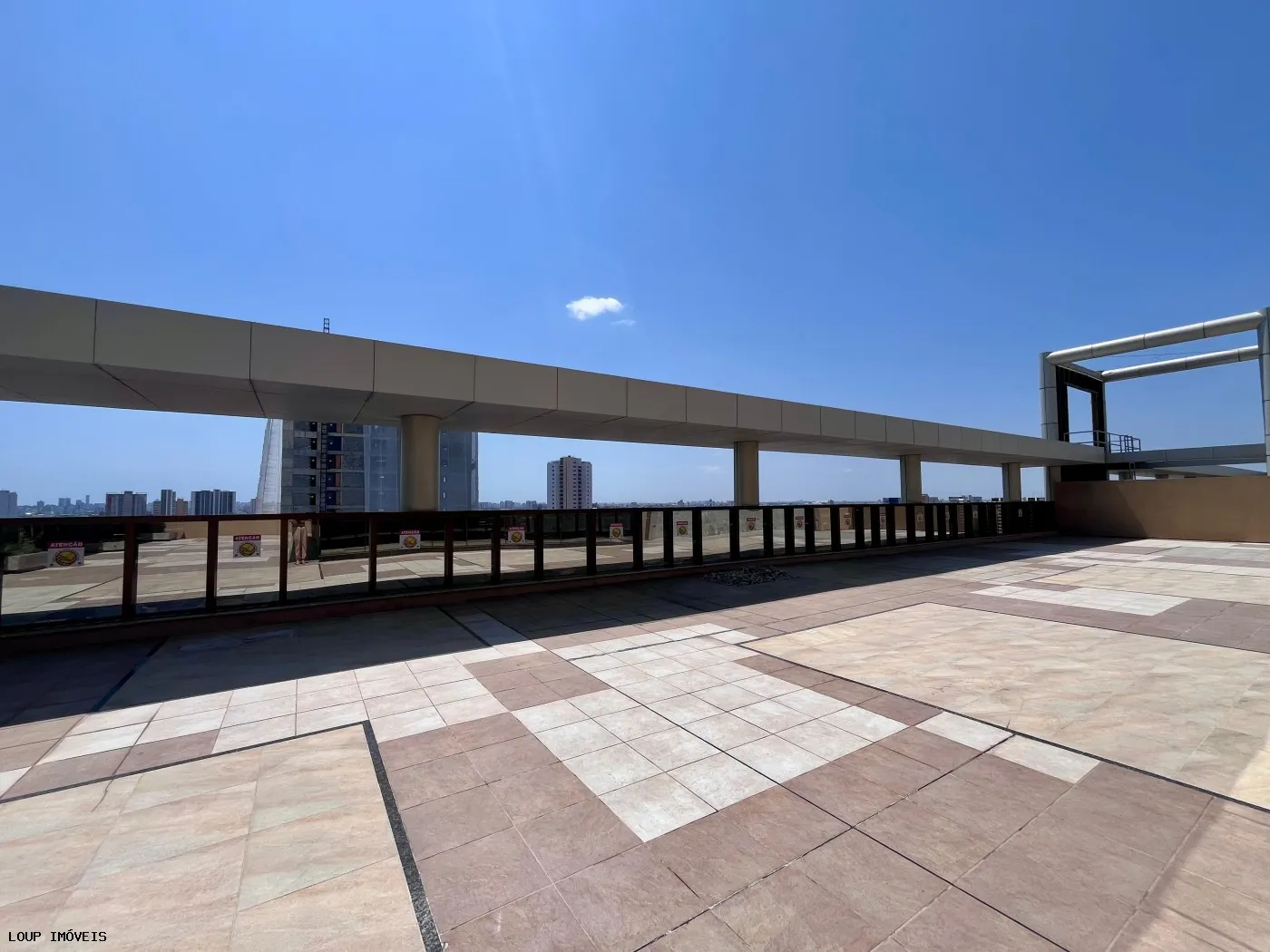 Imagem Comercial para Venda em Fortaleza, Pici, 1 banheiro, 1 vaga