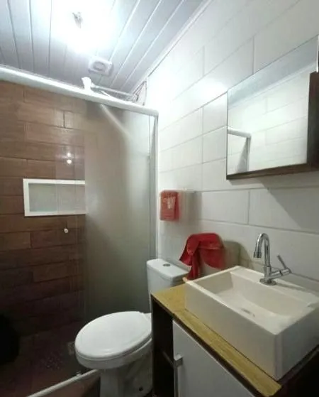 Imagem Casa no bairro Jardim do Salso com 2 dormitórios e 4 vagas