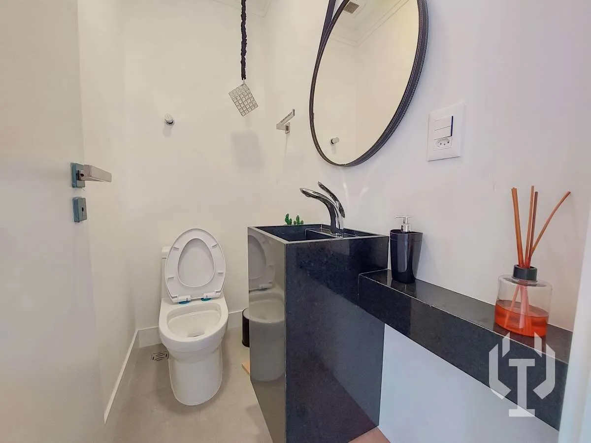 Imagem Apartamento de dois dormitórios com vista para o mar no Centro de Itapema