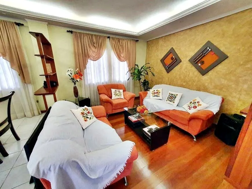 Imagem Casa à venda com 343m² I 5 Dormitórios I 2 suítes I Piscina - em Carianos Florianópolis