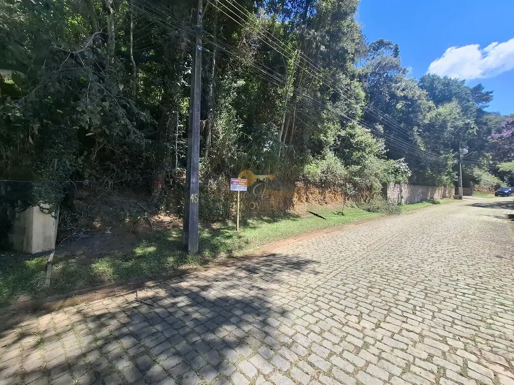 Imagem Terreno em Condomínio para Venda em Teresópolis / RJ no bairro Green Valley