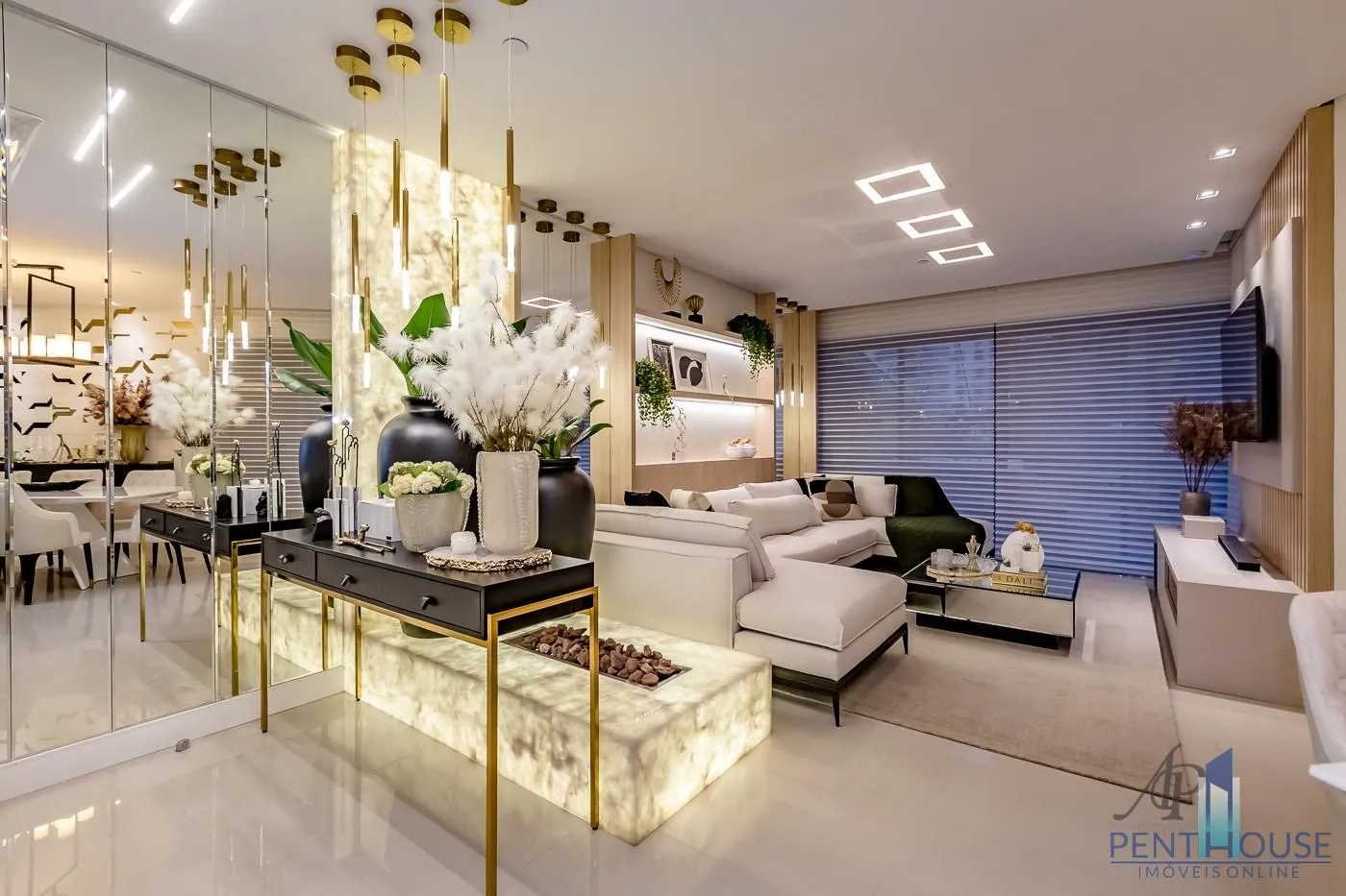 Imagem Apartamento com Terraço para Venda em Balneário Camboriú, CENTRO, 4 dormitórios, 4 suítes, 5 banheiros, 3 vagas