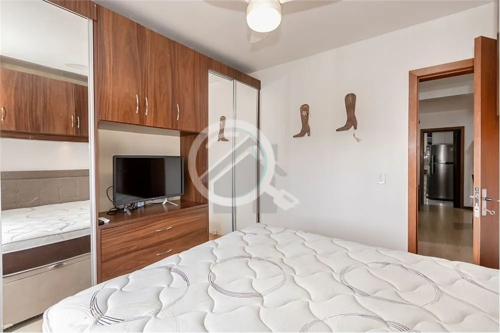 Imagem Excelente apartamento ensolarado, em andar alto, com 3 dormitórios, sala dois ambientes, cozinha, u...
