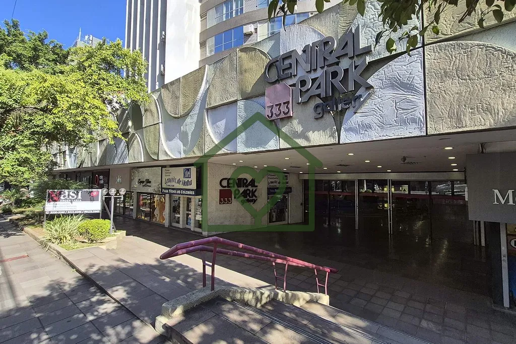 Imagem Loja térrea à venda com 45m² de área privativa, + mezanino, 1 banheiro e 1 vaga escriturada. A L...