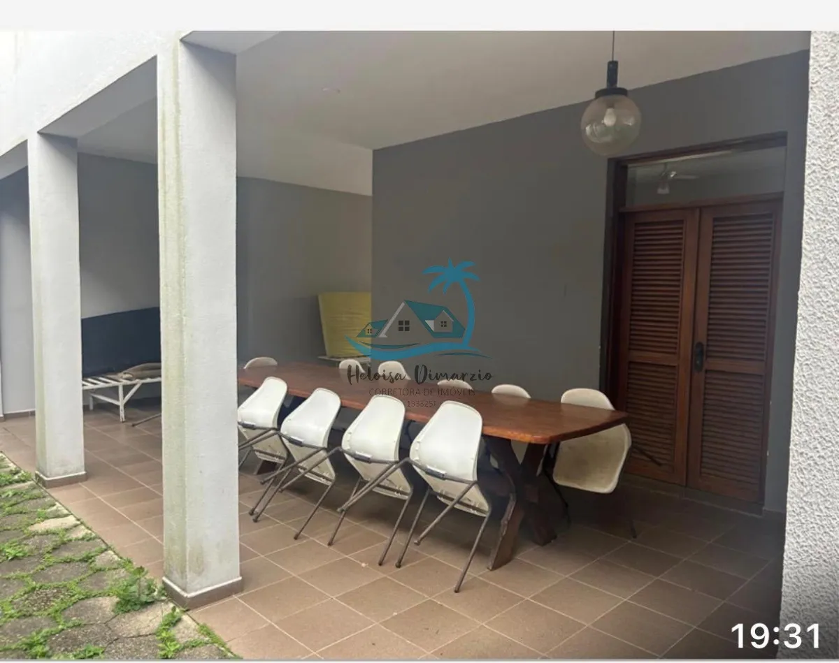 Imagem Casa alto padrão com 550m² de área construída a venda na Praia do Lazaro em Ubatuba.