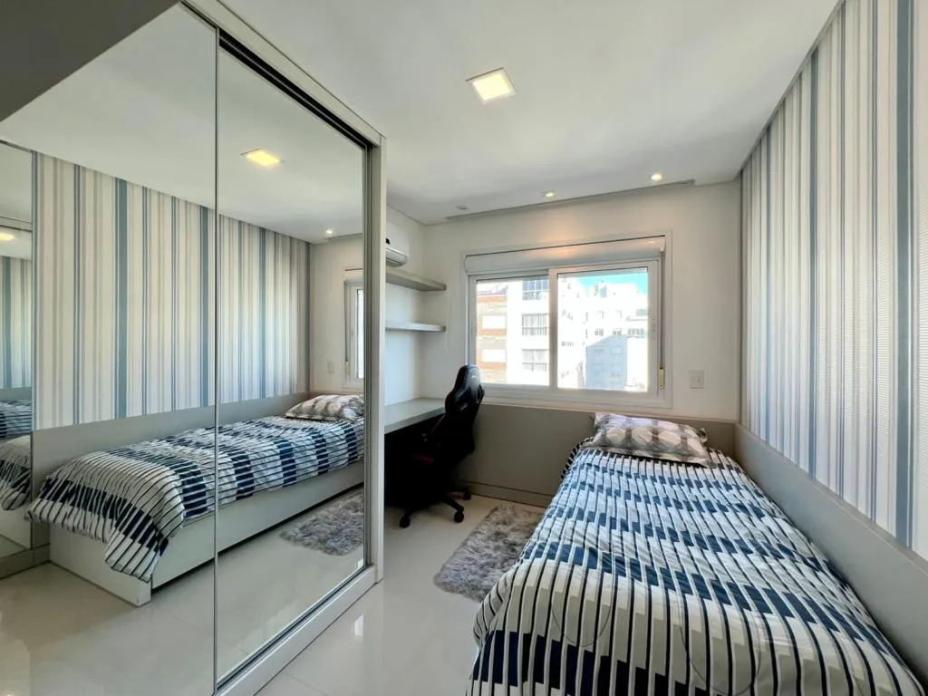 Imagem Apartamento 4 Dormitórios - Bairro Navegantes