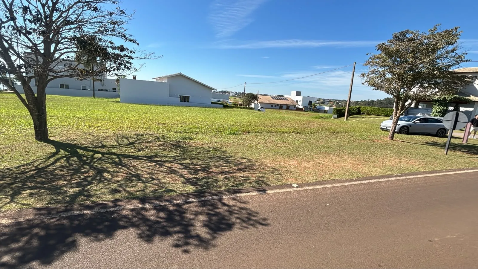Imagem Terreno plano com 683,00m2 Condomínio Riviera de Santa Cristina XIII - Paranapanema/Sp