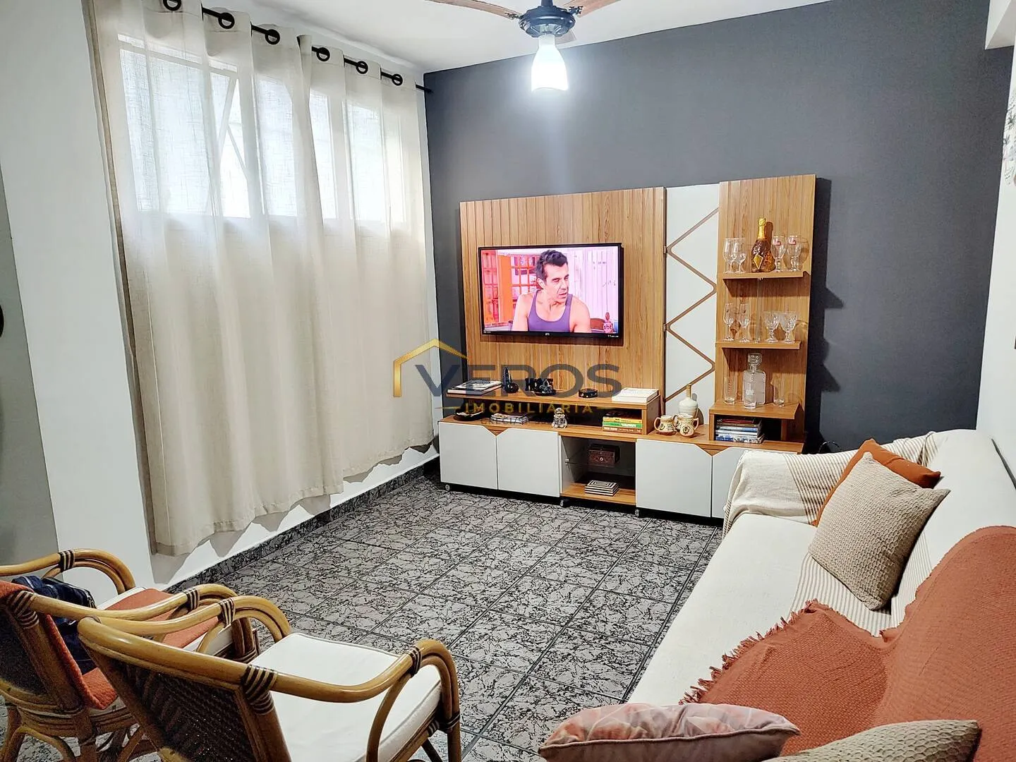 Imagem Apartamento a venda com 2 quartos no centro de Caraguatatuba