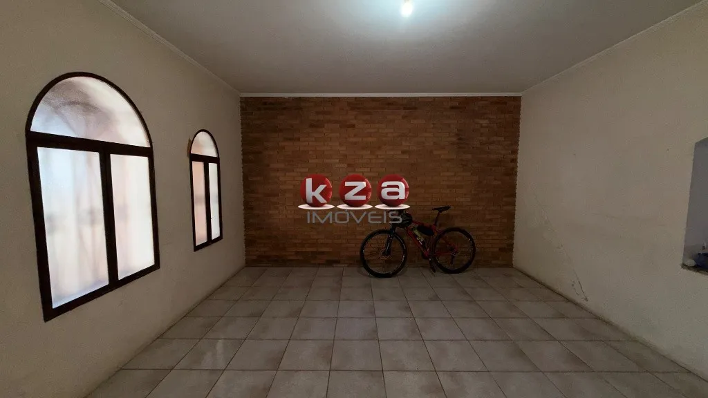 Imagem Imperdível casa à venda em Valinhos-SP, Jardim Paulista: 3 quartos, 1 suíte, 1 sala, 2 banheiros, 2 vagas, 200m².