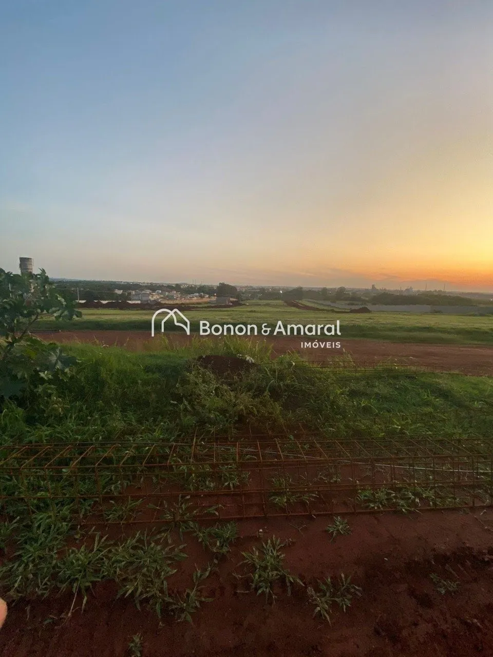 Imagem Terreno à venda no Condomínio PortoVille no bairro Betel, Paulínia/SP Lote com 300m² com total infraestrutura
