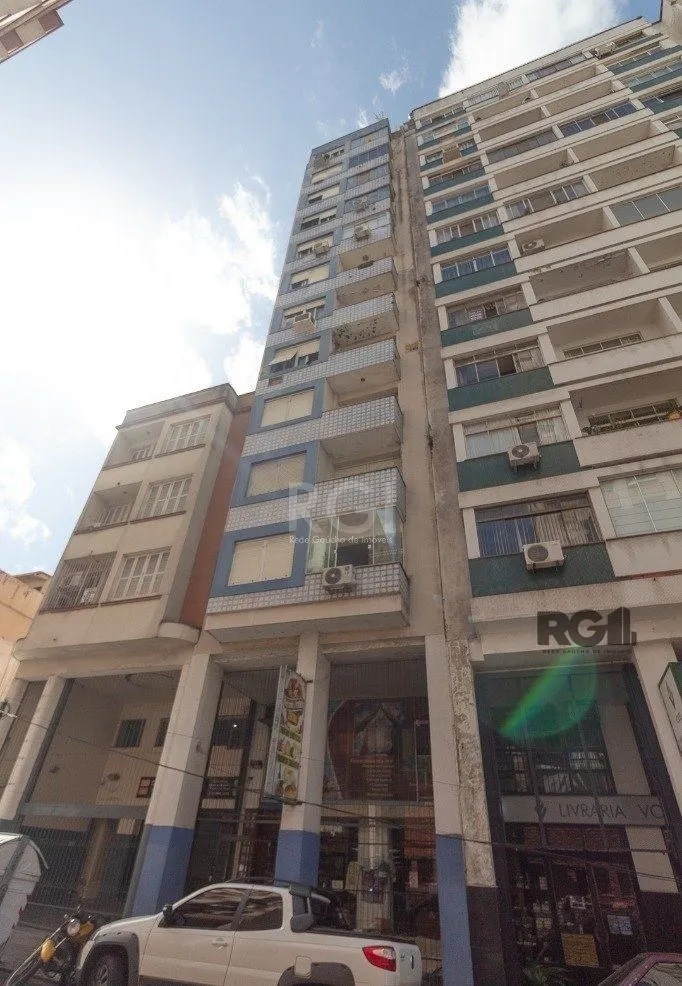 Imagem Apartamento no Centro de 2 dormitórios reformado