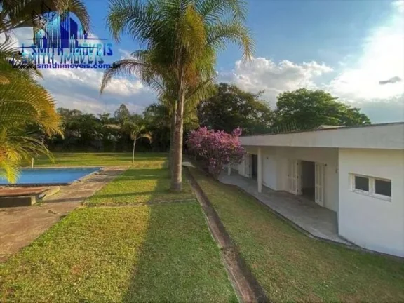 Imagem CASA CLÁSSICA, AT 3.500 m² ! 5 sts, piscina, salão! P/ REFORMAR