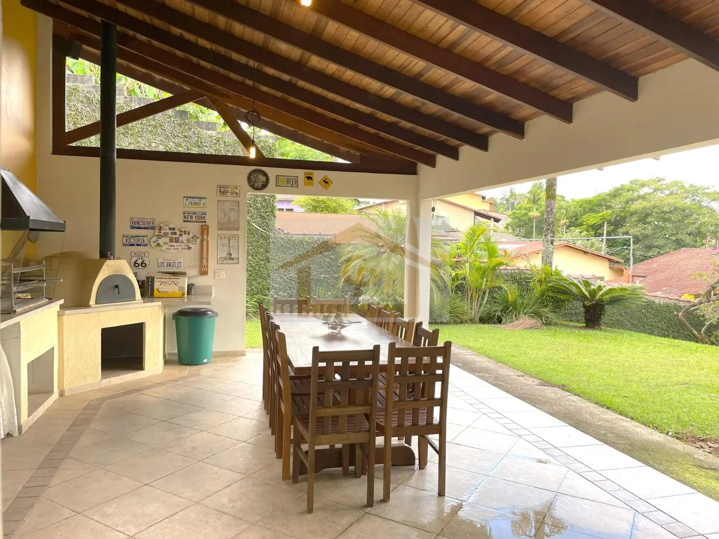 Imagem Magnífica casa bem ao estilo Granjeiros! São 3 suítes 6 Garagens