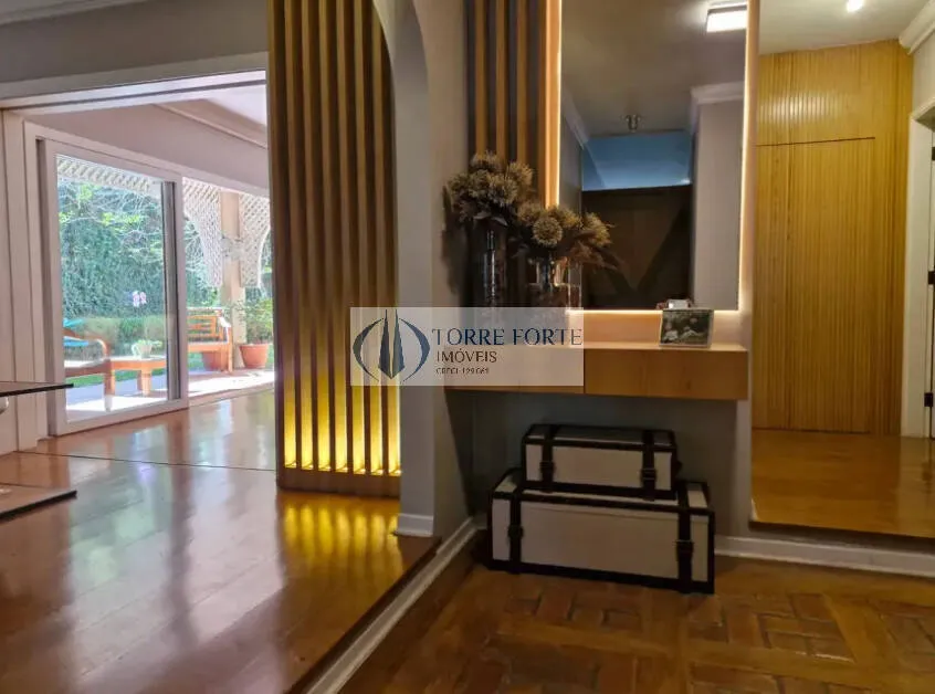 Imagem Excelente casa de alto padrão no Bairro Cidade Jardim, com 532 m², única