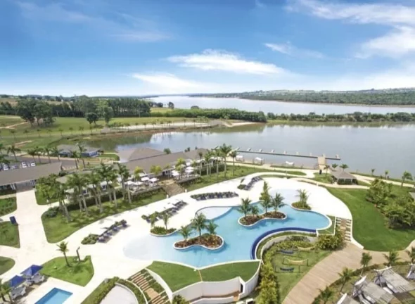 OPORTUNIDADE CONDOMÍNIO RIVIERA SANTA CRISTINA TERRENO 450,00 M ASFALTO ENERGIA ÁGUA MARAVILHOSA REPRESA 2 CLUBES REQUINTE EM MORAR BEM