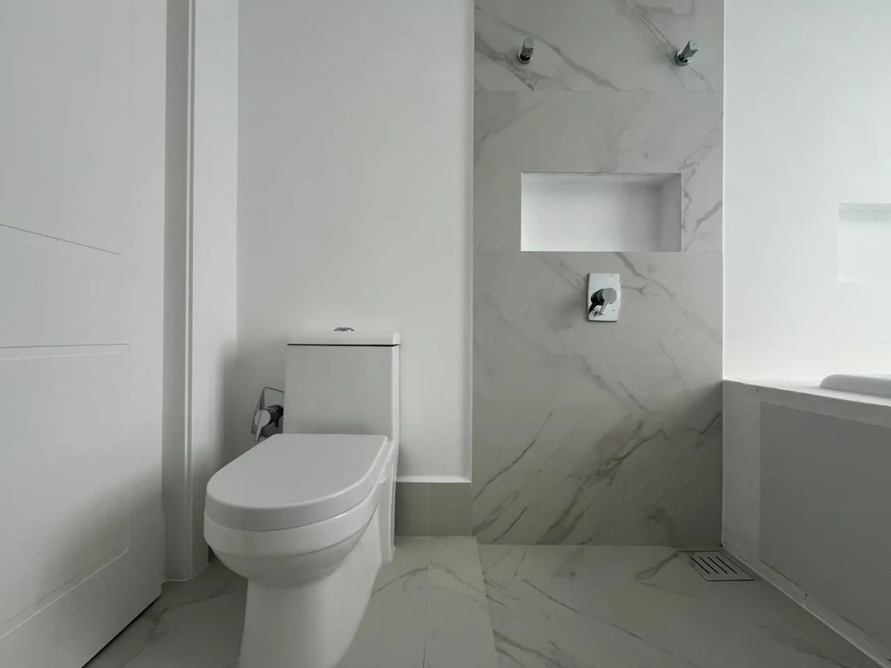Imagem Apartamento com vista para o mar à venda com 243m2 por R$ 3.645.000,00