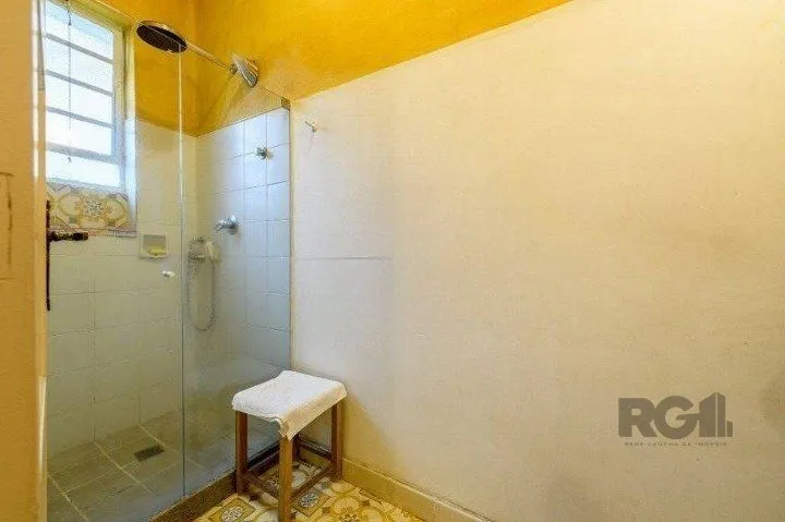 Imagem Casa com 3 dormitórios, 153 m² no bairro Vila Conceição, zona sul de Porto Alegre/RS.