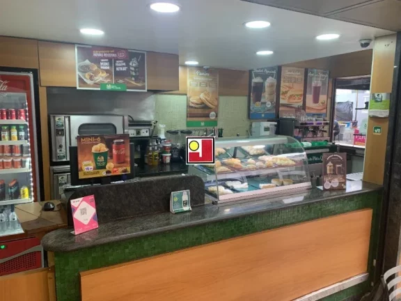 Imagem Vendo loja no Shopping Barra World, R$200.000,00 rendendo R$1.500,00 mes, 20m² térreos + 10m² girau + área externa