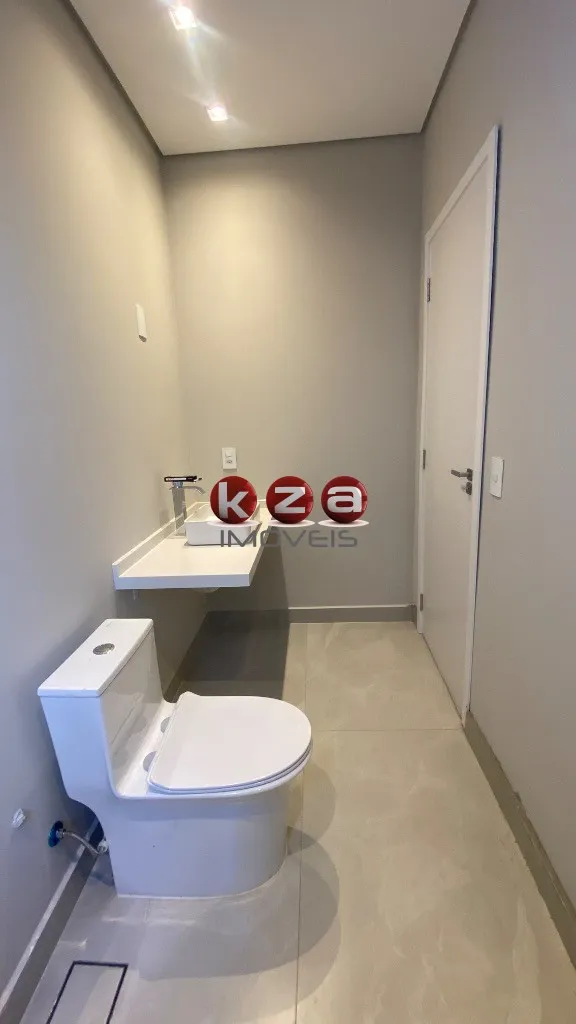 Imagem Casa de luxo em condomínio: 3 quartos, 3 suítes, 2 salas, 4 banheiros, 2 vagas, 157,49m² em Valinhos-SP.