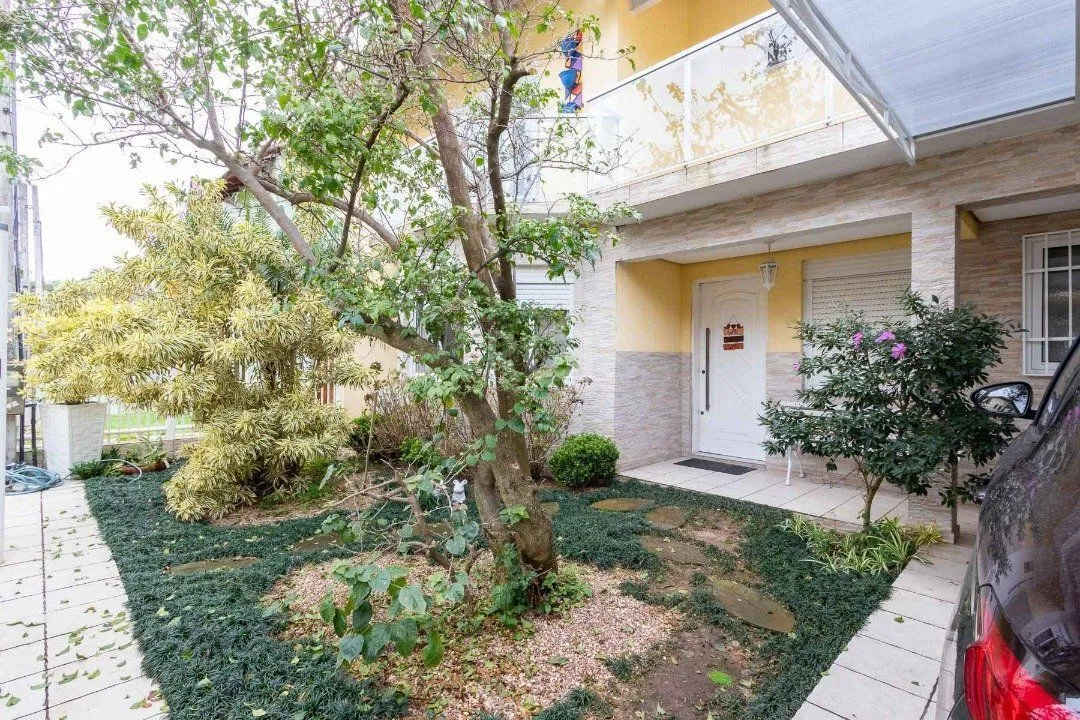 Imagem Casa para Venda - 342m², 3 dormitórios, sendo 2 suites, 2 vagas - Espírito Santo
