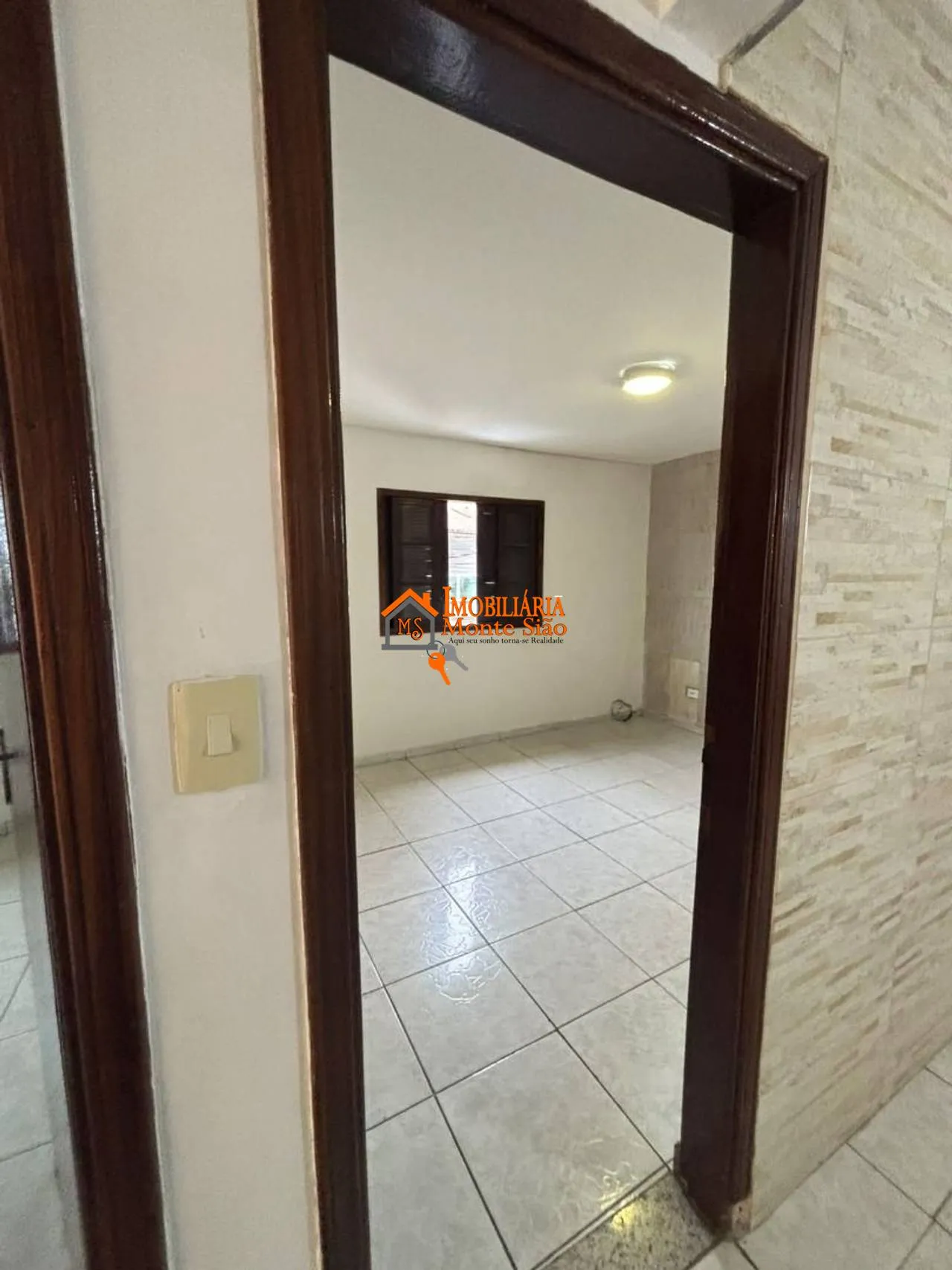 Imagem Casa com 2 dormitórios para alugar, 250 m² por R$ 2.331,00/mês - Gopoúva - Guarulhos/SP