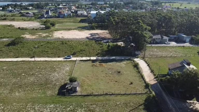 Imagem Terreno à venda em Garopaba-SC, bairro Campo Duna, 1.158 m² de área, próximo à Lagoa